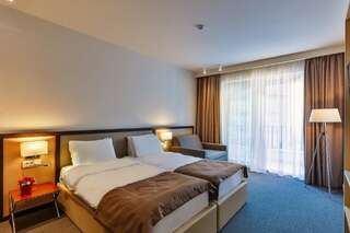 Гостевой дом Bono Luxury Rooms Будва Двухместный номер с двуспальной кроватью и дополнительной кроватью-4