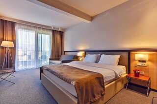 Гостевой дом Bono Luxury Rooms Будва Семейный номер с балконом-2