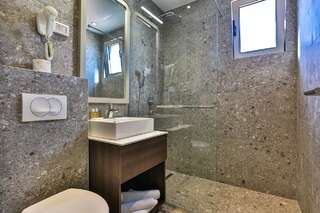 Гостевой дом Bono Luxury Rooms Будва Двухместный номер с 1 кроватью с видом на море-5